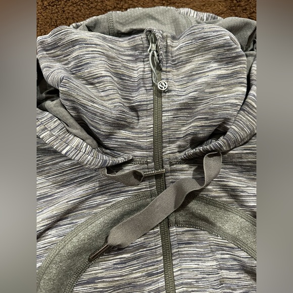 Lululemon Zip-up with Hood - Size 6 - Picture 8 of 8